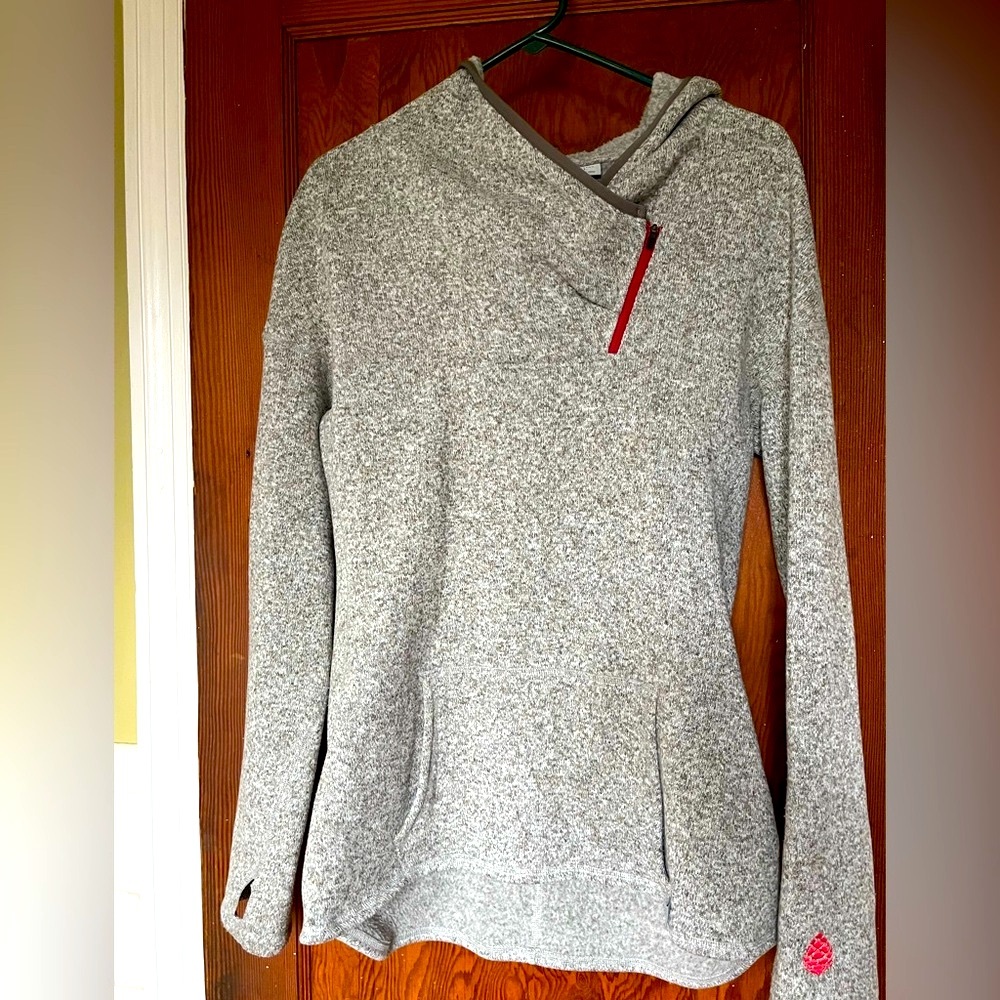 Stio fleece hoodie, with thumbholes and a front pocket. Size Large. So cozy!!